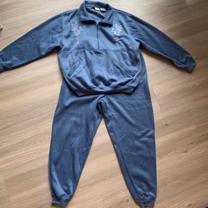 **SOLD**Two Piece Set / Sweatsuit